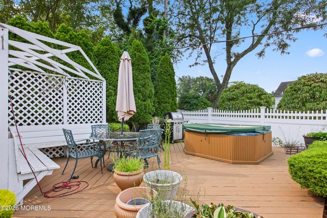 93 Idolstone Lane, Matawan, NJ 07747