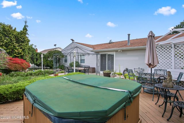 93 Idolstone Lane, Matawan, NJ 07747