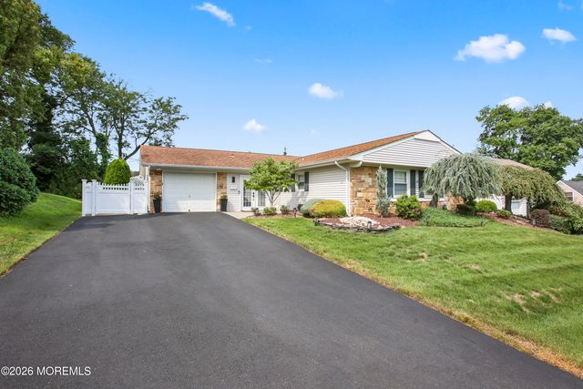 93 Idolstone Lane, Matawan, NJ 07747