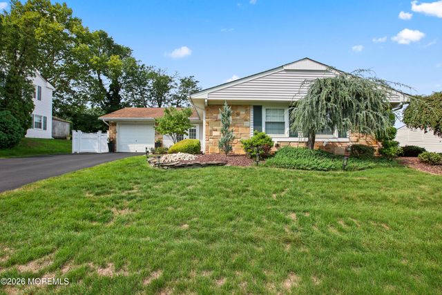 93 Idolstone Lane, Matawan, NJ 07747