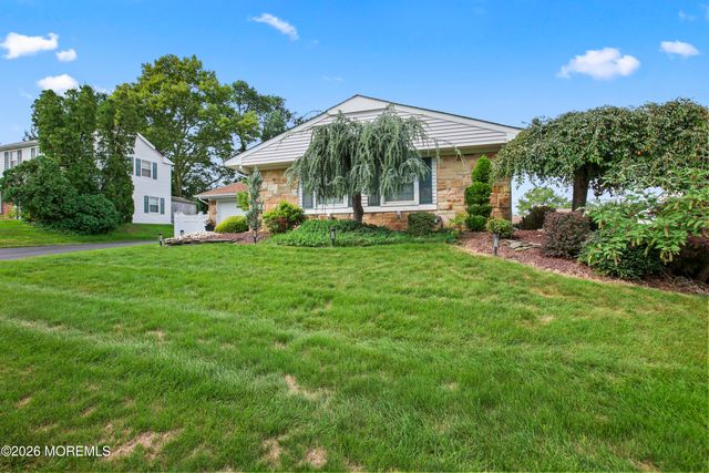 93 Idolstone Lane, Matawan, NJ 07747