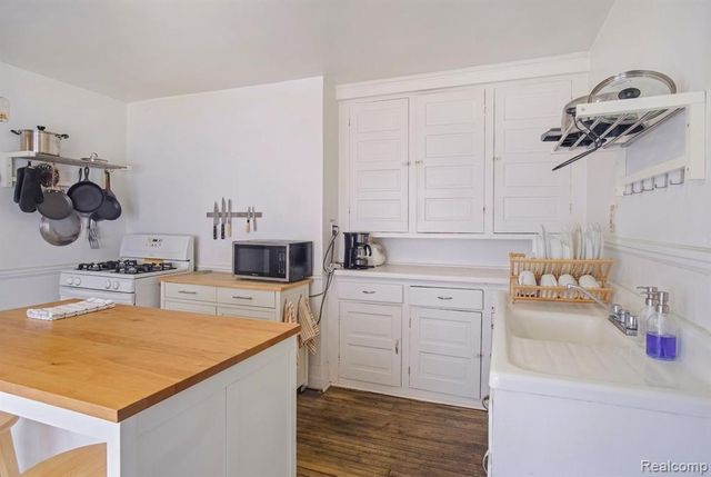 4746 Chopin Street, Detroit, MI 48210