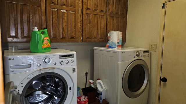 609 Betsy Ross Drive, Arlington, TX 76002