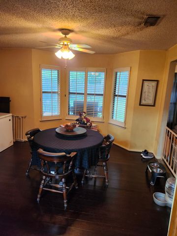 609 Betsy Ross Drive, Arlington, TX 76002