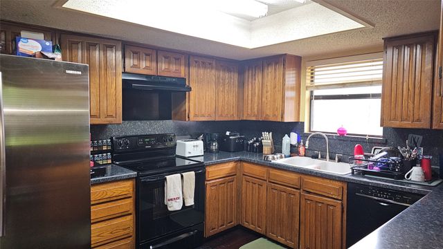 609 Betsy Ross Drive, Arlington, TX 76002