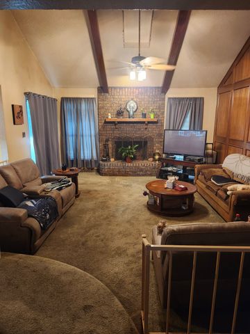 609 Betsy Ross Drive, Arlington, TX 76002