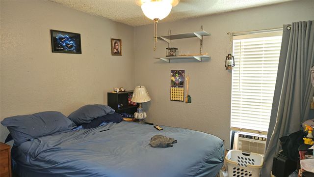 609 Betsy Ross Drive, Arlington, TX 76002