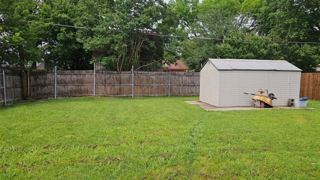 609 Betsy Ross Drive, Arlington, TX 76002