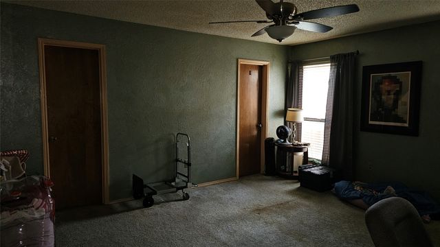 609 Betsy Ross Drive, Arlington, TX 76002