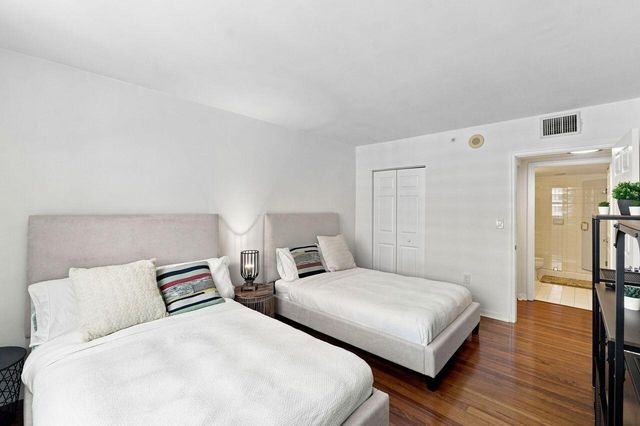 1155 BRICKELL BAY Drive 2802, Miami, FL 33131