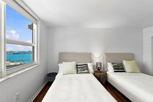 1155 BRICKELL BAY Drive 2802, Miami, FL 33131