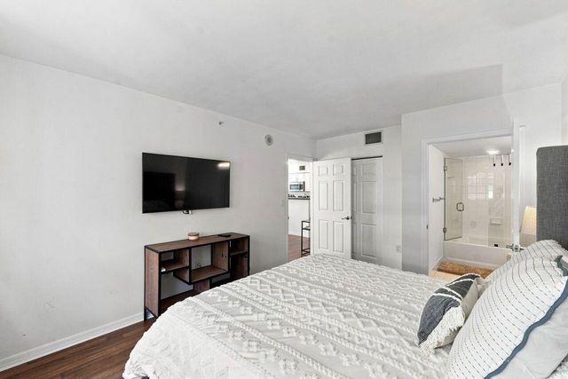 1155 BRICKELL BAY Drive 2802, Miami, FL 33131