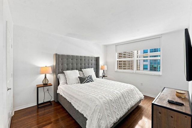 1155 BRICKELL BAY Drive 2802, Miami, FL 33131