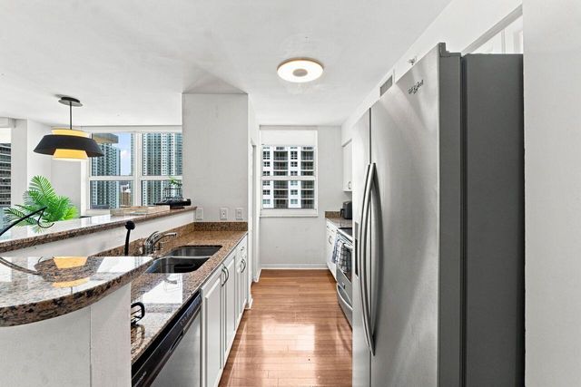 1155 BRICKELL BAY Drive 2802, Miami, FL 33131