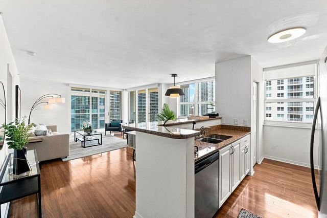 1155 BRICKELL BAY Drive 2802, Miami, FL 33131