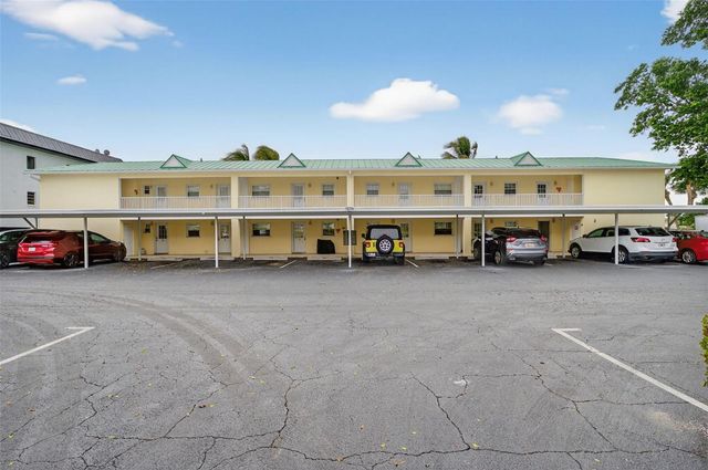 12100 CAPRI CIRCLE S 203, Treasure Island, FL 33706