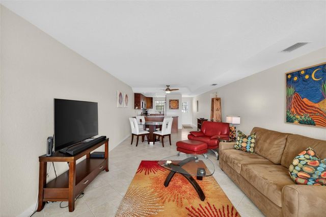 12100 CAPRI CIRCLE S 203, Treasure Island, FL 33706