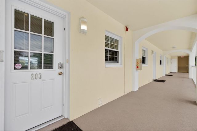 12100 CAPRI CIRCLE S 203, Treasure Island, FL 33706