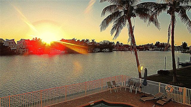 12100 CAPRI CIRCLE S 203, Treasure Island, FL 33706