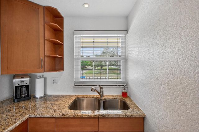 12100 CAPRI CIRCLE S 203, Treasure Island, FL 33706