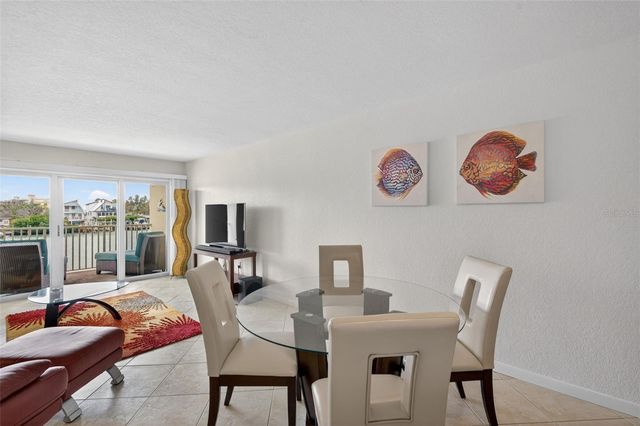 12100 CAPRI CIRCLE S 203, Treasure Island, FL 33706