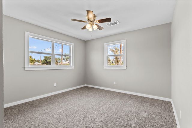 202 W Jackson Street, Levelland, TX 79336