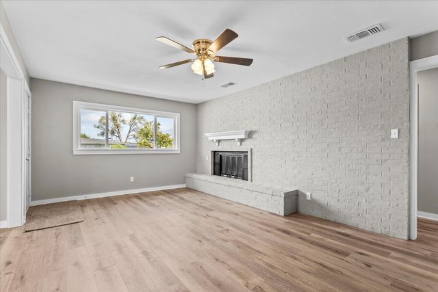 202 W Jackson Street, Levelland, TX 79336