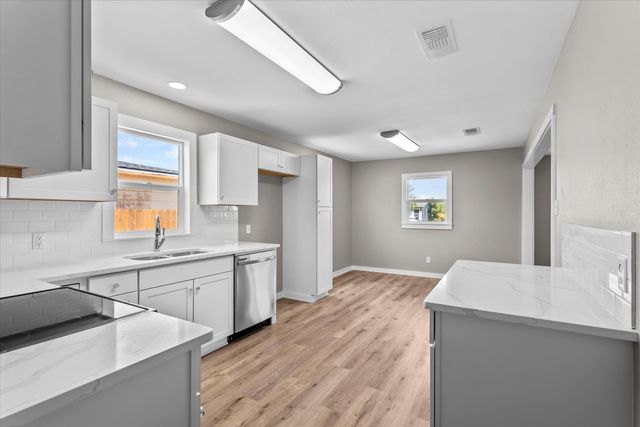 202 W Jackson Street, Levelland, TX 79336