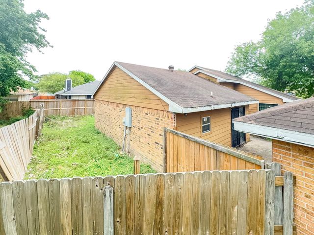 8702 Parkway Forest Drive, Houston, TX 77044