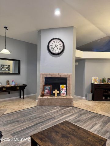 1750 W Mountain Oak Lane, Tucson, AZ 85746