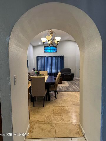 1750 W Mountain Oak Lane, Tucson, AZ 85746