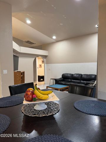 1750 W Mountain Oak Lane, Tucson, AZ 85746