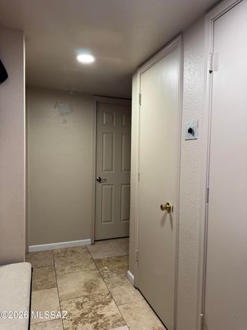 1750 W Mountain Oak Lane, Tucson, AZ 85746