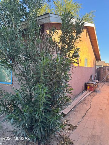 1750 W Mountain Oak Lane, Tucson, AZ 85746