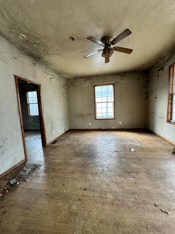 626 W Division Street, Springfield, MO 65803