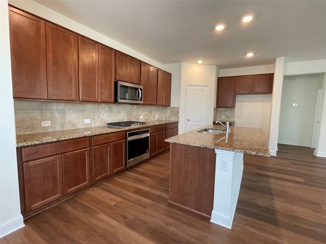 920 WAGGONER Drive, Aubrey, TX 76227