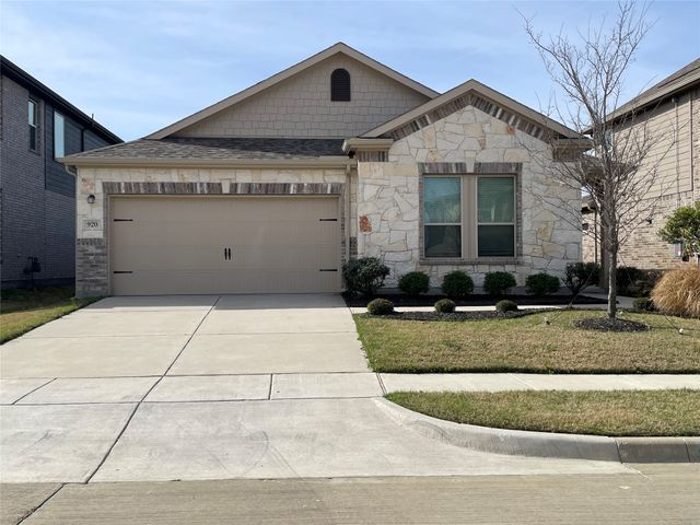 920 WAGGONER Drive, Aubrey, TX 76227