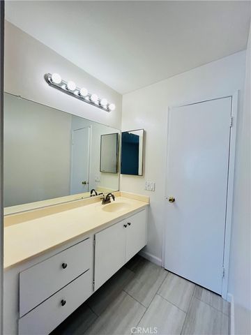 1001 W Macarthur, Santa Ana, CA 92707