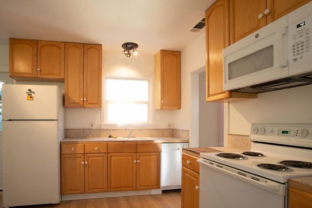 121 Aeolia Dr, Auburn, CA 95603