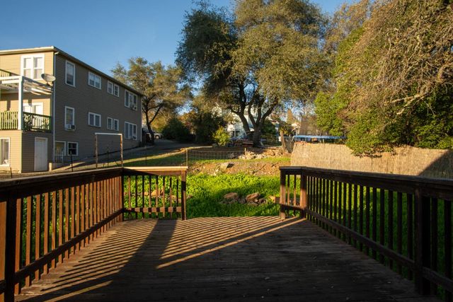 121 Aeolia Dr, Auburn, CA 95603