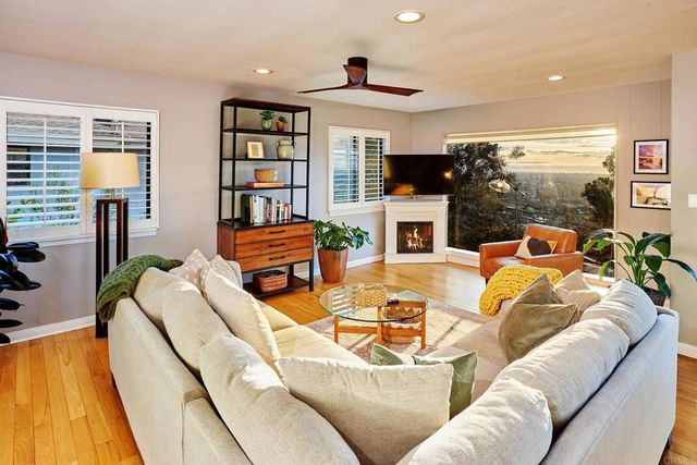 4350 Summit Drive, La Mesa, CA 91941