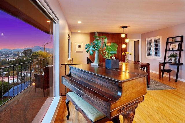 4350 Summit Drive, La Mesa, CA 91941