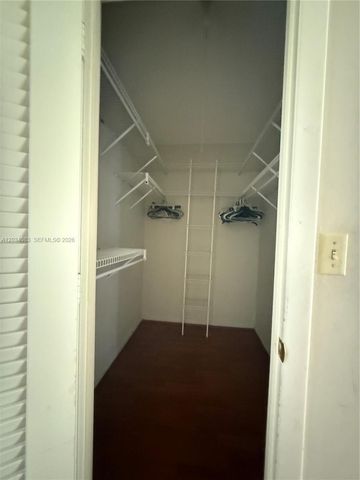 2200 Park Lane 105, Hollywood, FL 33021