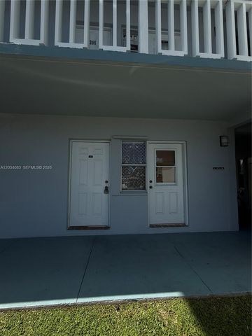2200 Park Lane 105, Hollywood, FL 33021