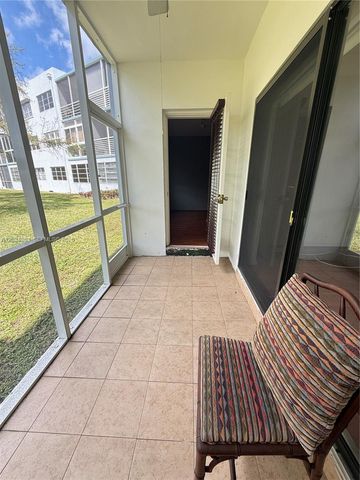 2200 Park Lane 105, Hollywood, FL 33021