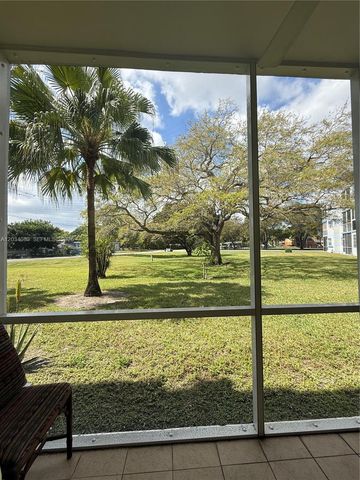 2200 Park Lane 105, Hollywood, FL 33021