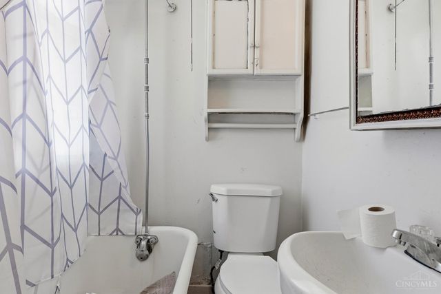 2308 W Clifton Avenue, Cincinnati, OH 45219