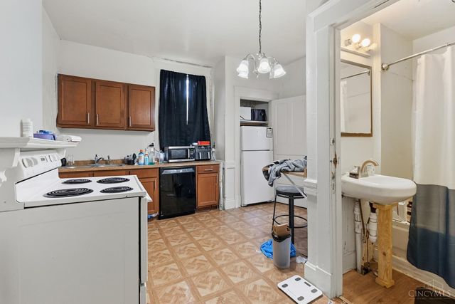 2308 W Clifton Avenue, Cincinnati, OH 45219