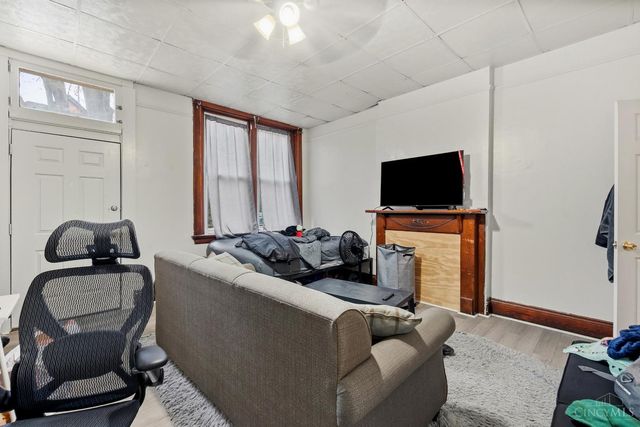 2308 W Clifton Avenue, Cincinnati, OH 45219