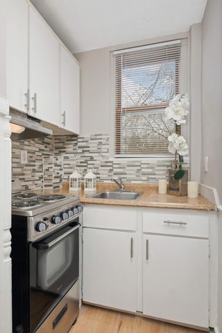 2507 Lyndale Avenue S, Minneapolis, MN 55405
